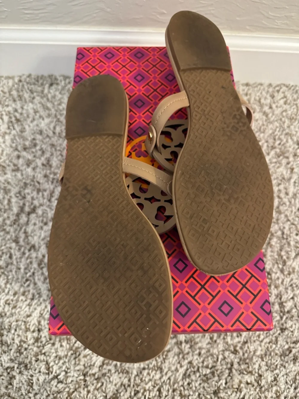 Tory Burch Tan Miller Logo Thong Sandals - Picture 3 of 3